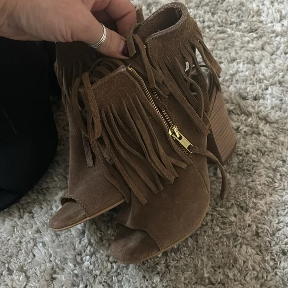 Steve Madden/ Carlos Santana open toe block heels - Picture 3 of 7